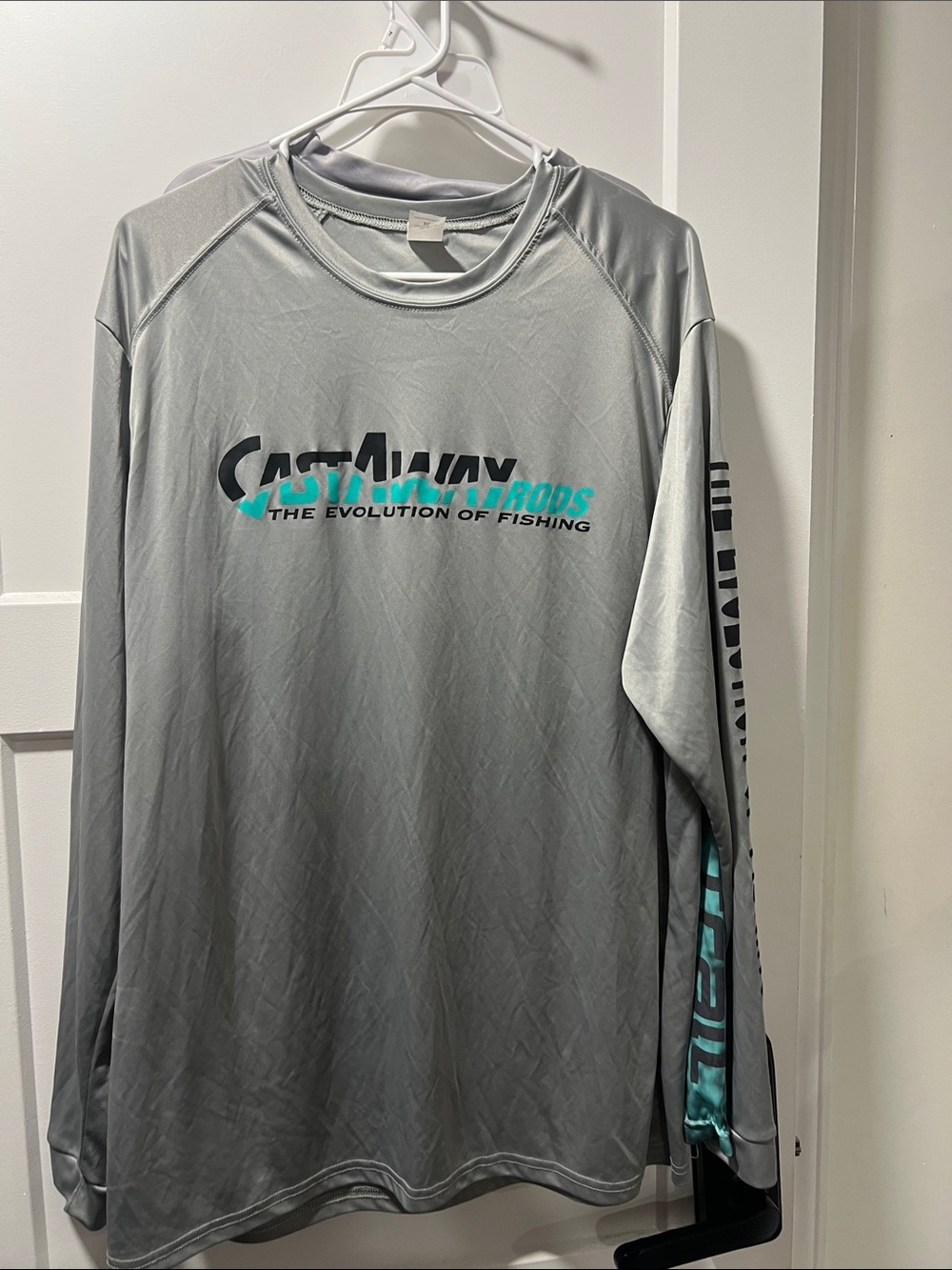 CastAway Men's Gray Long-Sleeve Swim Rash Guard with Teal Accent